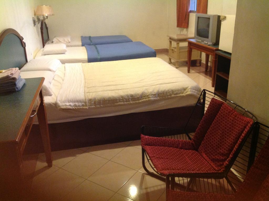 Hotel Morning Glory Кудат Екстер'єр фото