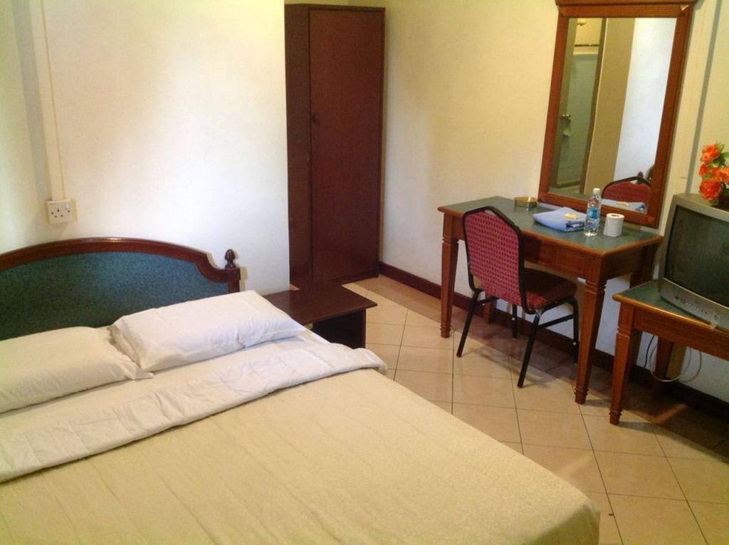 Hotel Morning Glory Кудат Номер фото