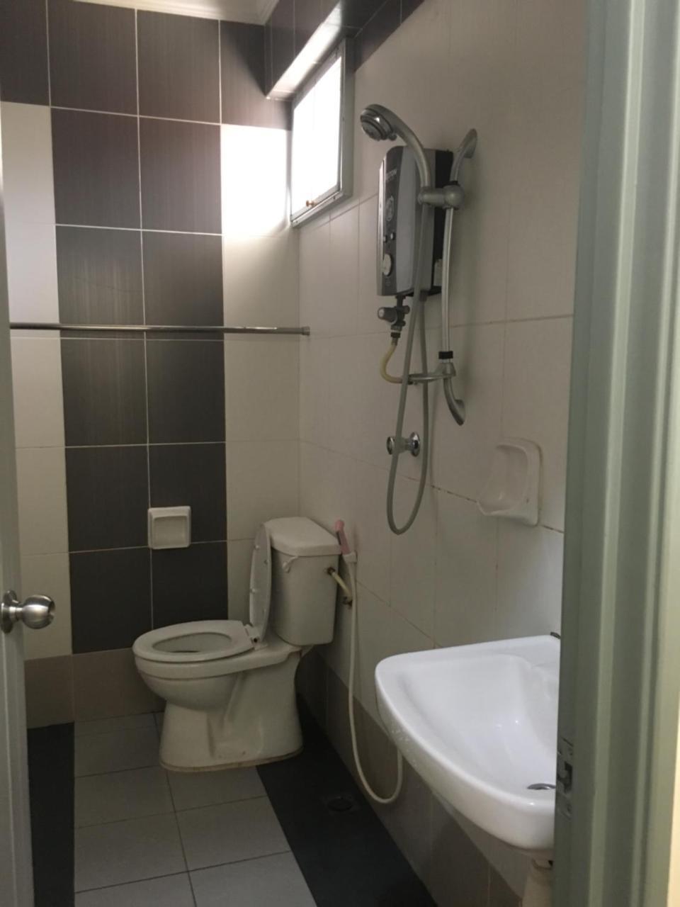 Hotel Morning Glory Кудат Екстер'єр фото